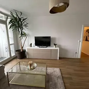  Apartment Uber Den Dachern Im Zentrum Von Deutschland